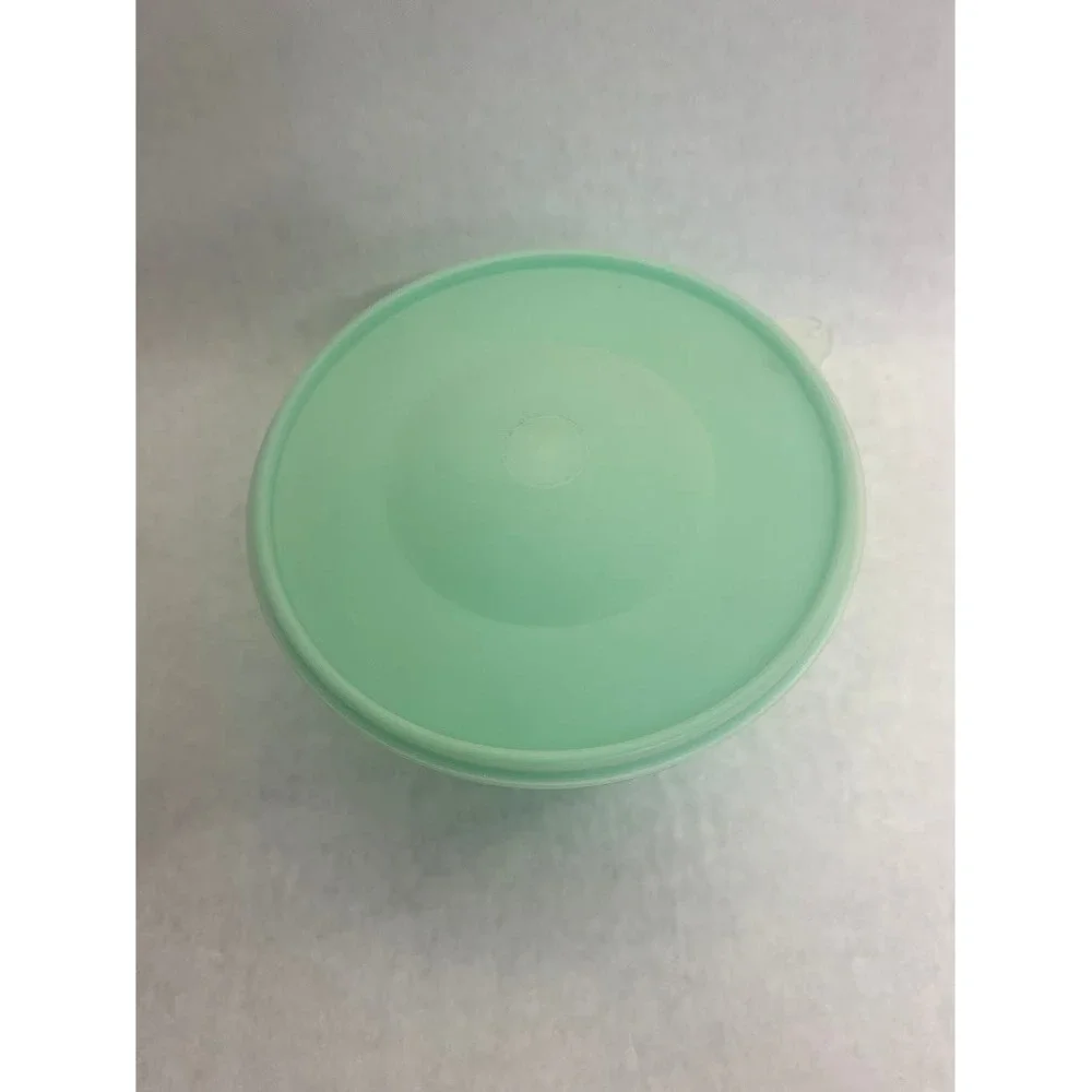 Vintage Tupperware Wonderlier Bowl Jade Green with Lid 679-8 Retro Storage 7in